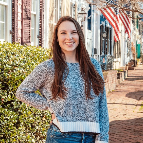 Meet your Posher, Briana - Picture 1 of 1